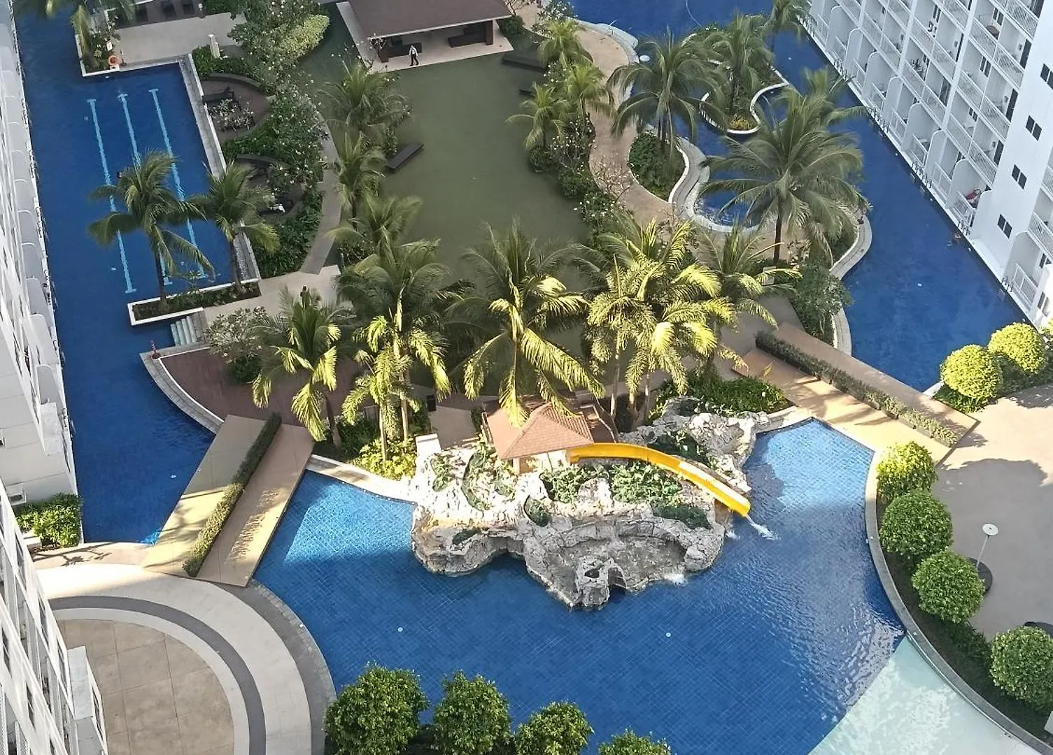 Hotel Shore Residences Tower C2 Manila